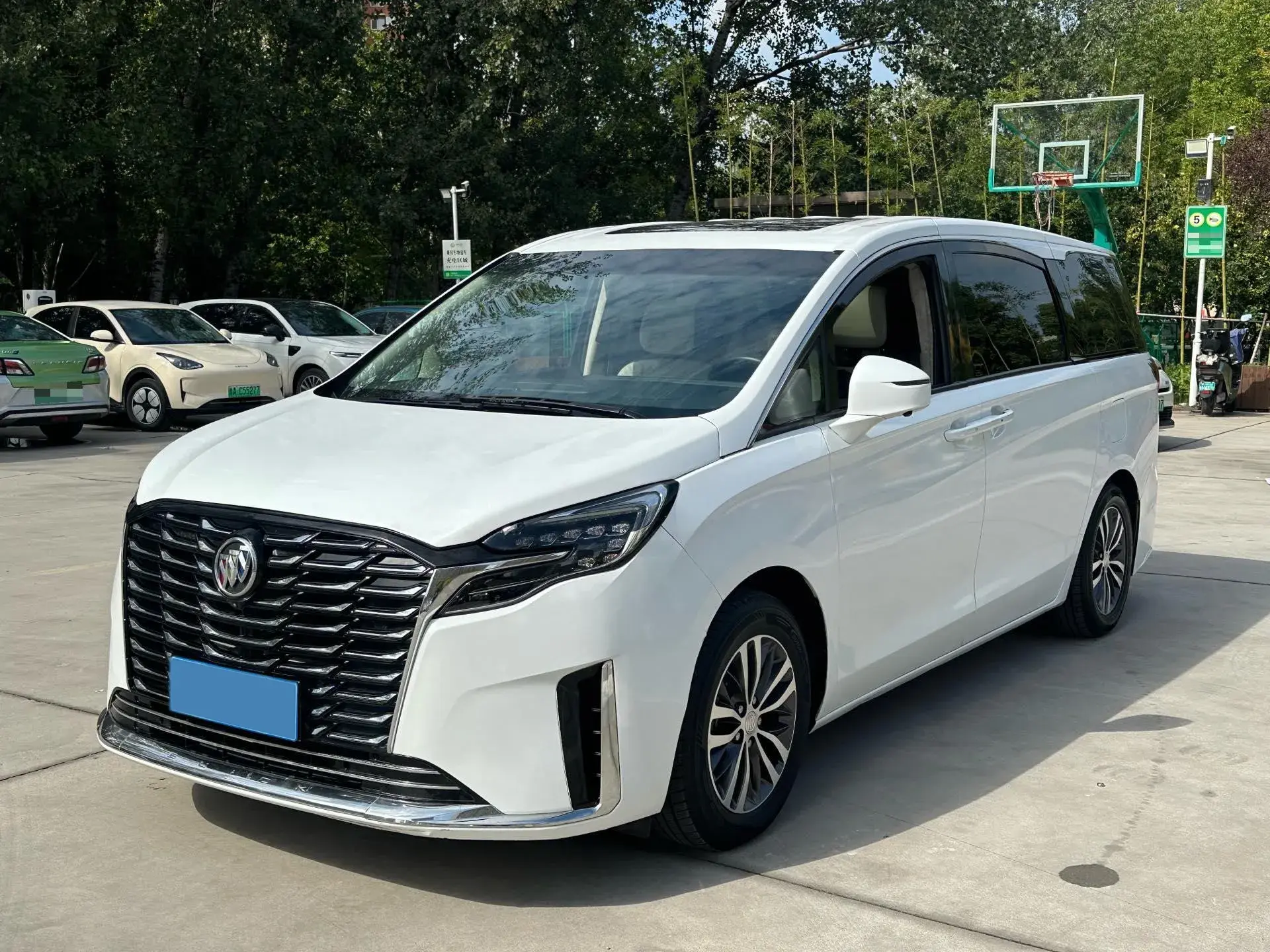 2020 BUICK GL8 view 1