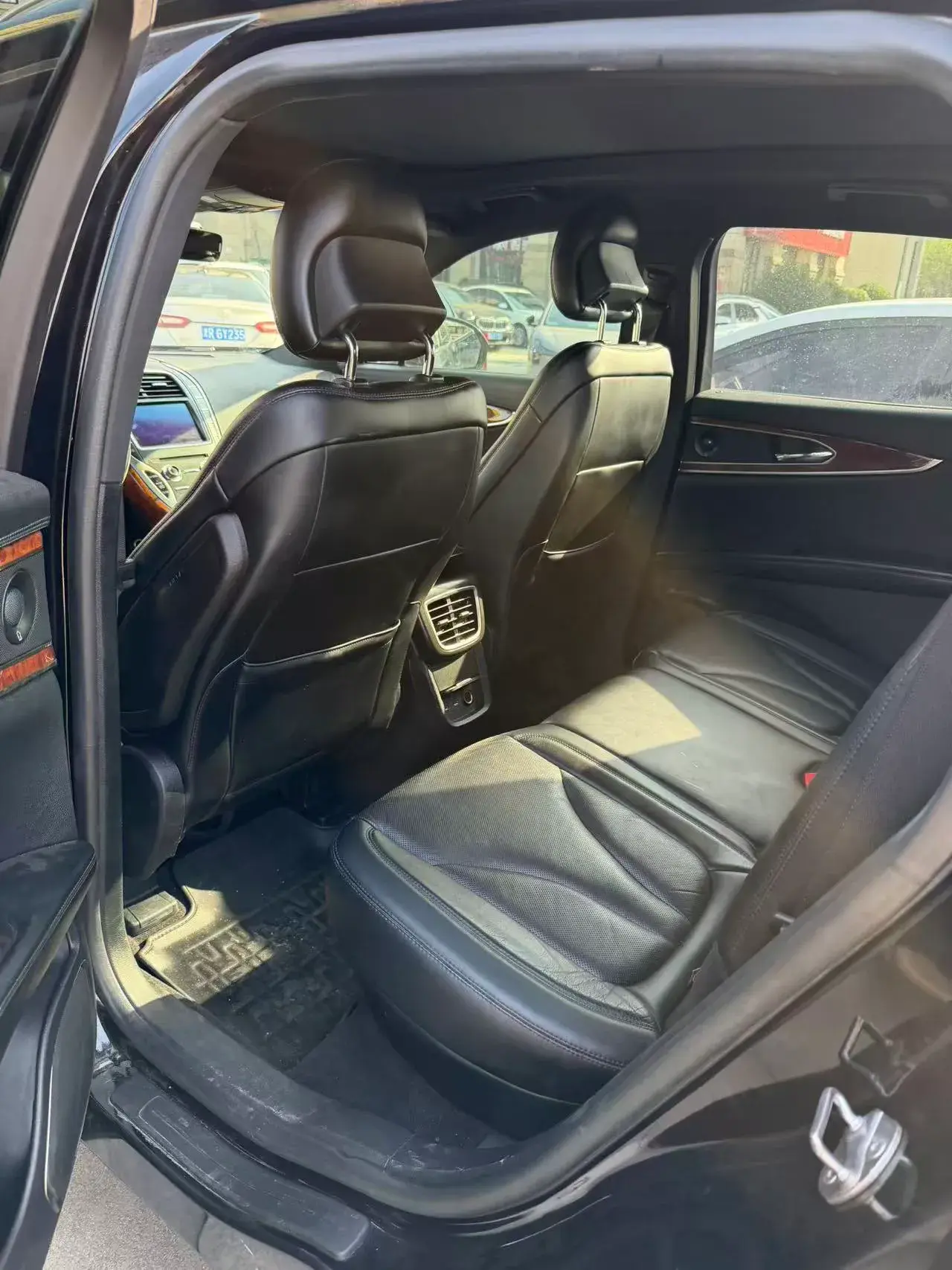 2019 LINCOLN NAUTILUS thumbnail 3