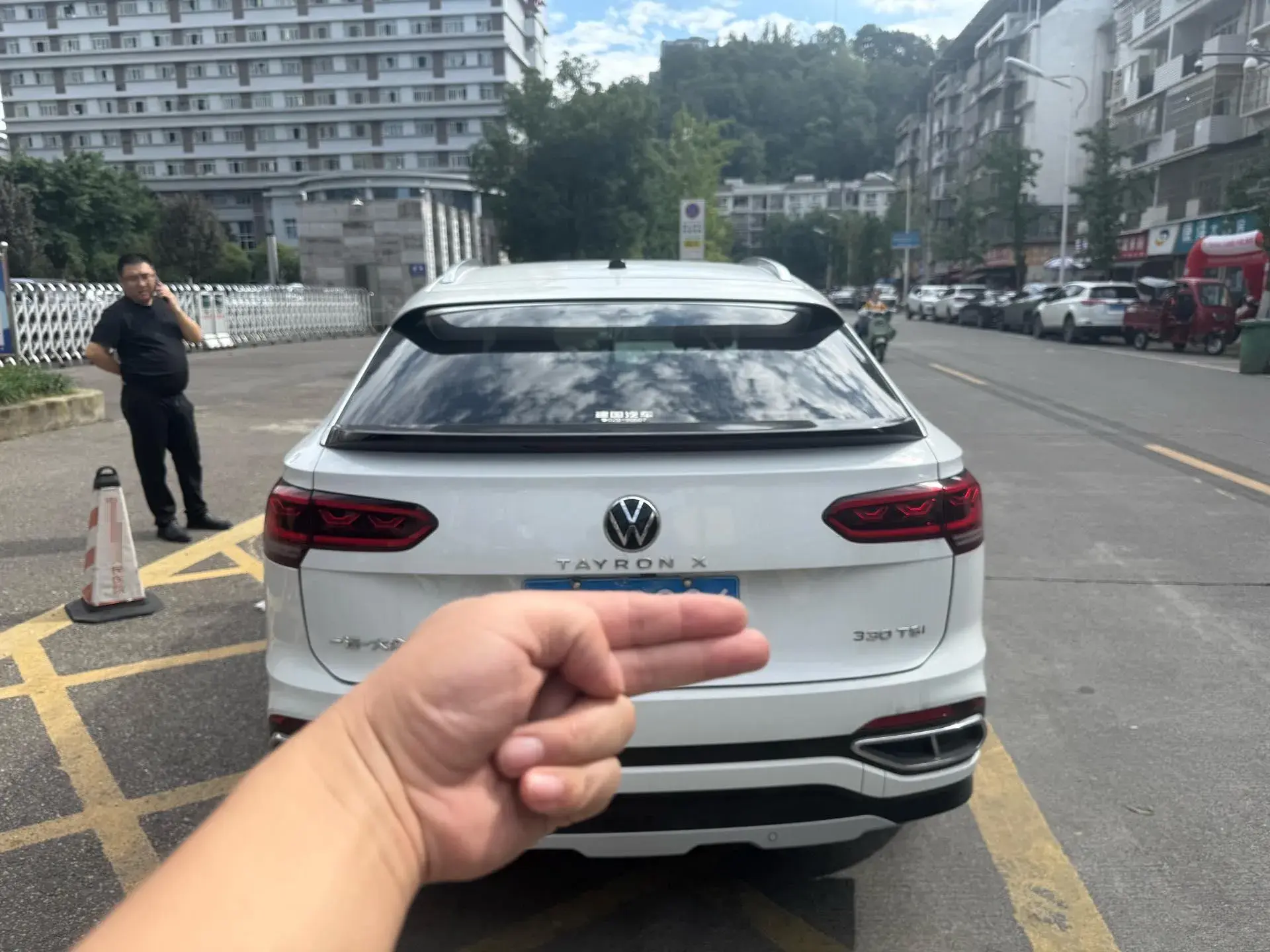 2020 VOLKSWAGEN TAYRON thumbnail 2