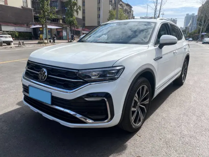2020 VOLKSWAGEN TAYRON view 1