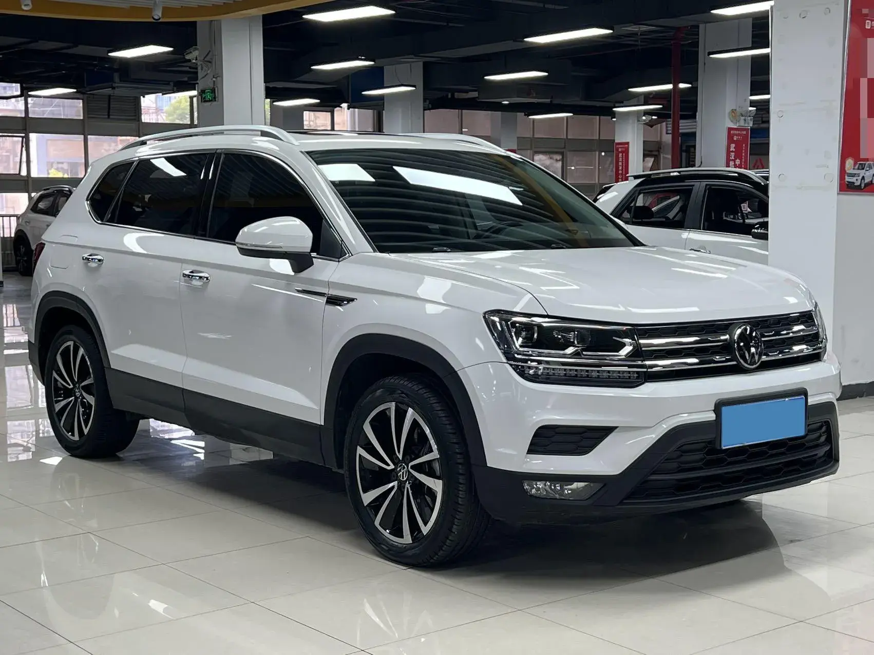 2022 VOLKSWAGEN THARU thumbnail 3