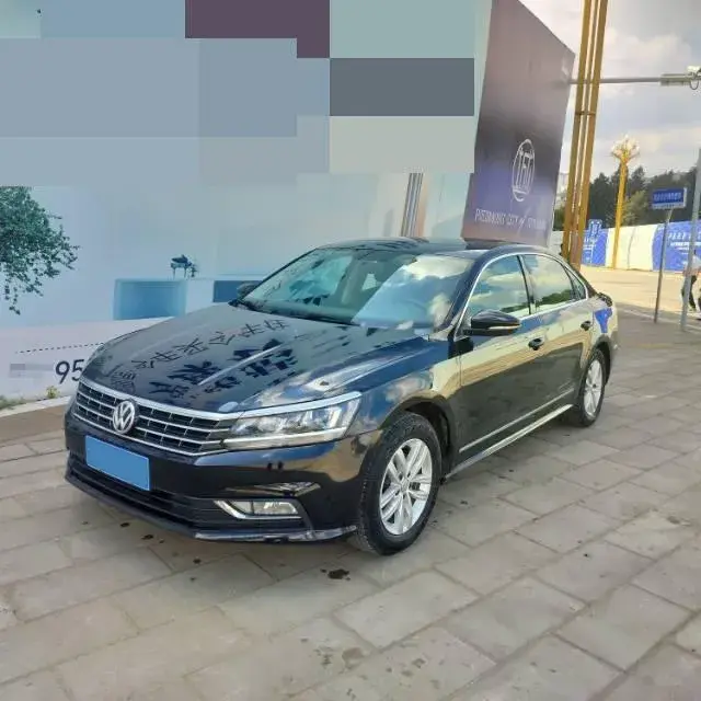 2015 VOLKSWAGEN PASSAT view 1
