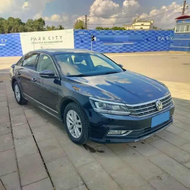 2015 VOLKSWAGEN PASSAT thumbnail 3