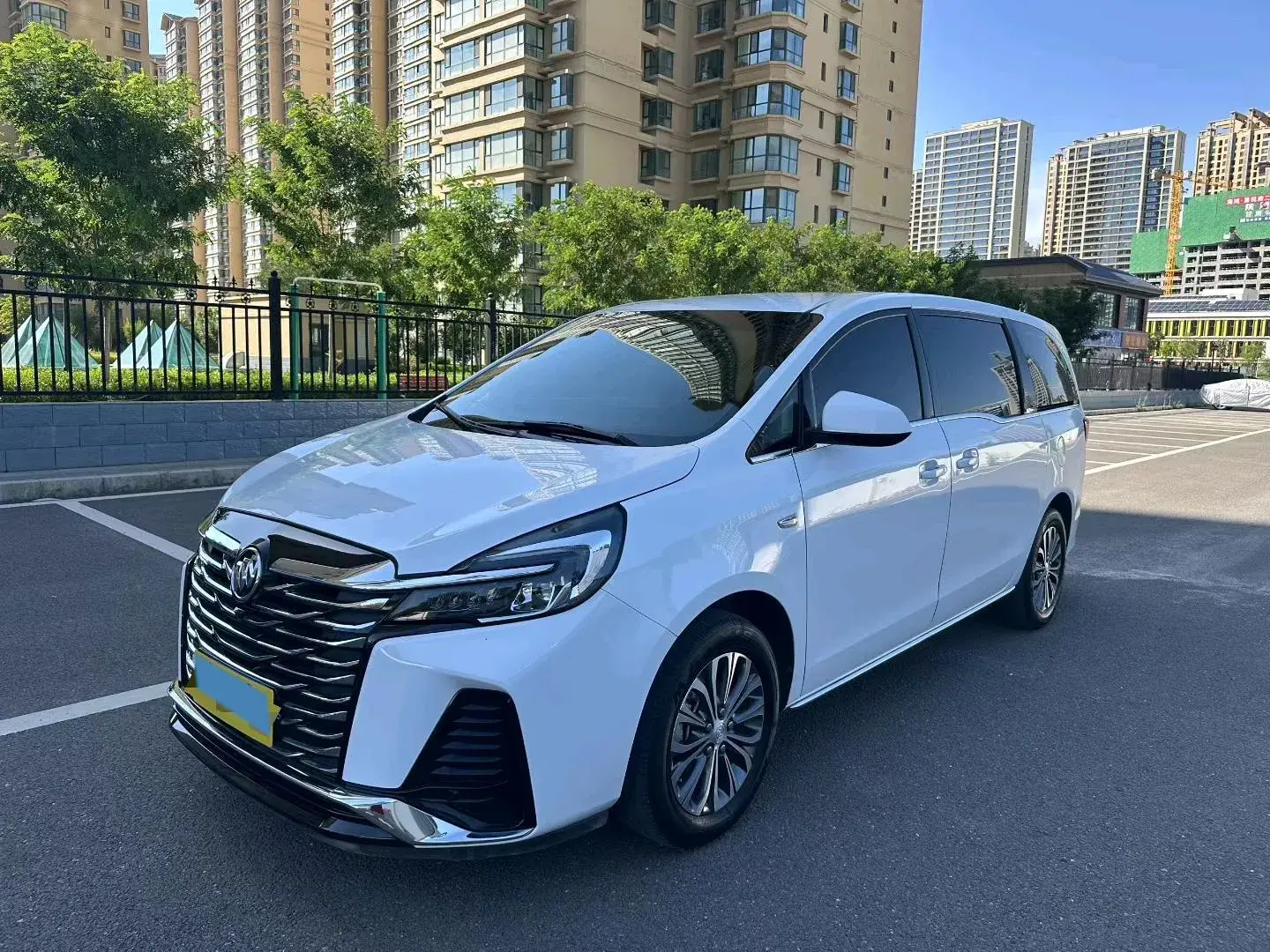 2023 BUICK GL8 view 1