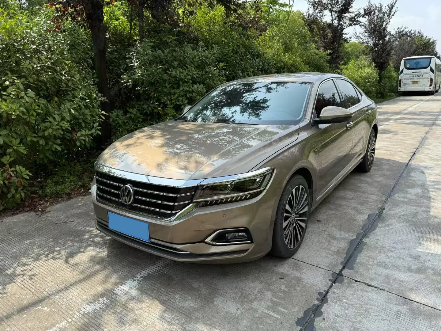 2019 VOLKSWAGEN PASSAT view 1