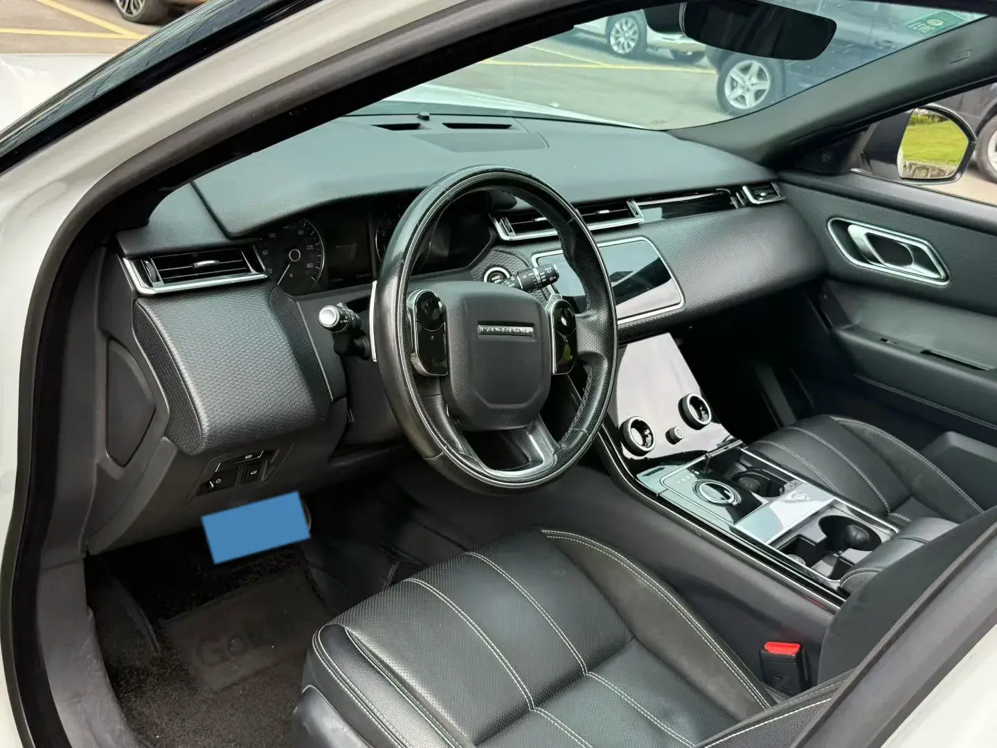 2018 LAND ROVER thumbnail 4