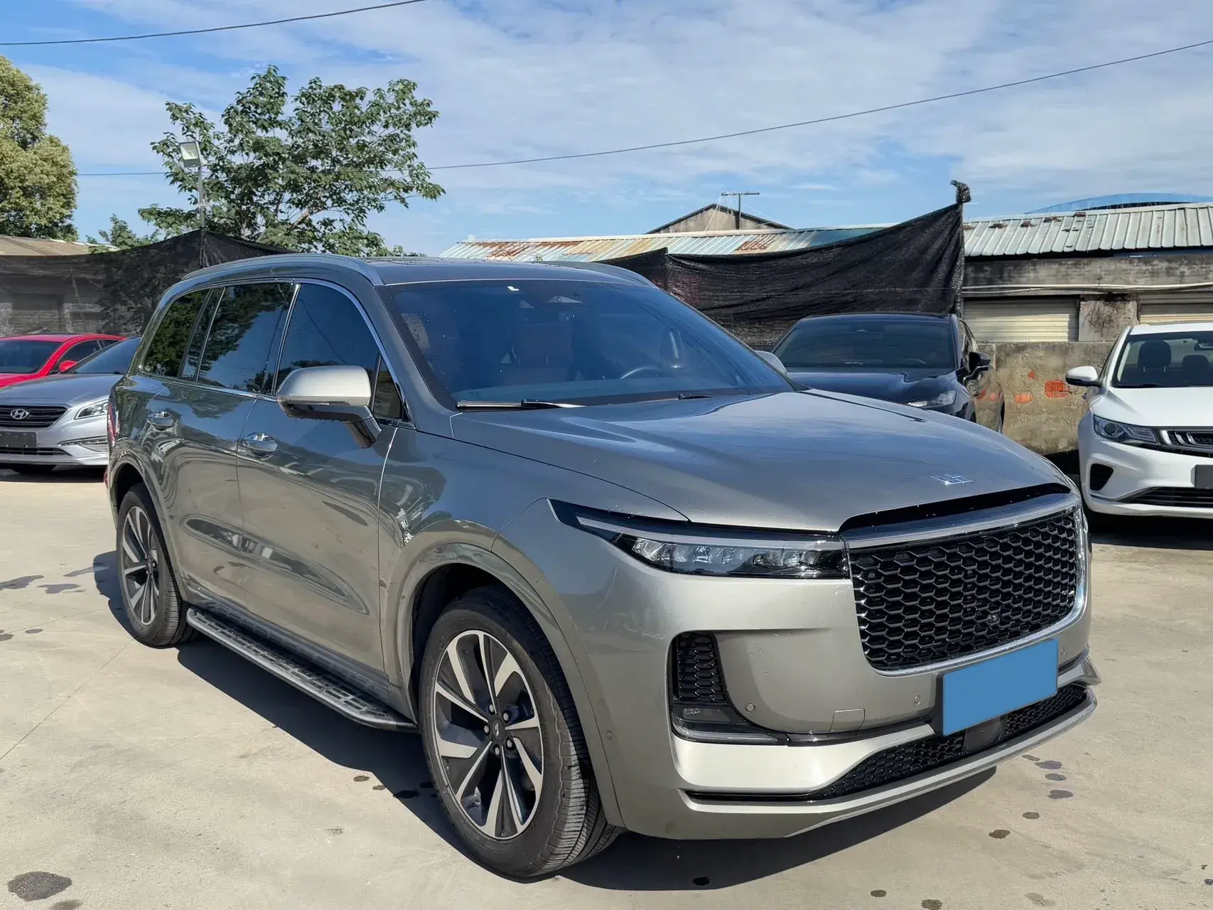 2021 LI ONE thumbnail 3