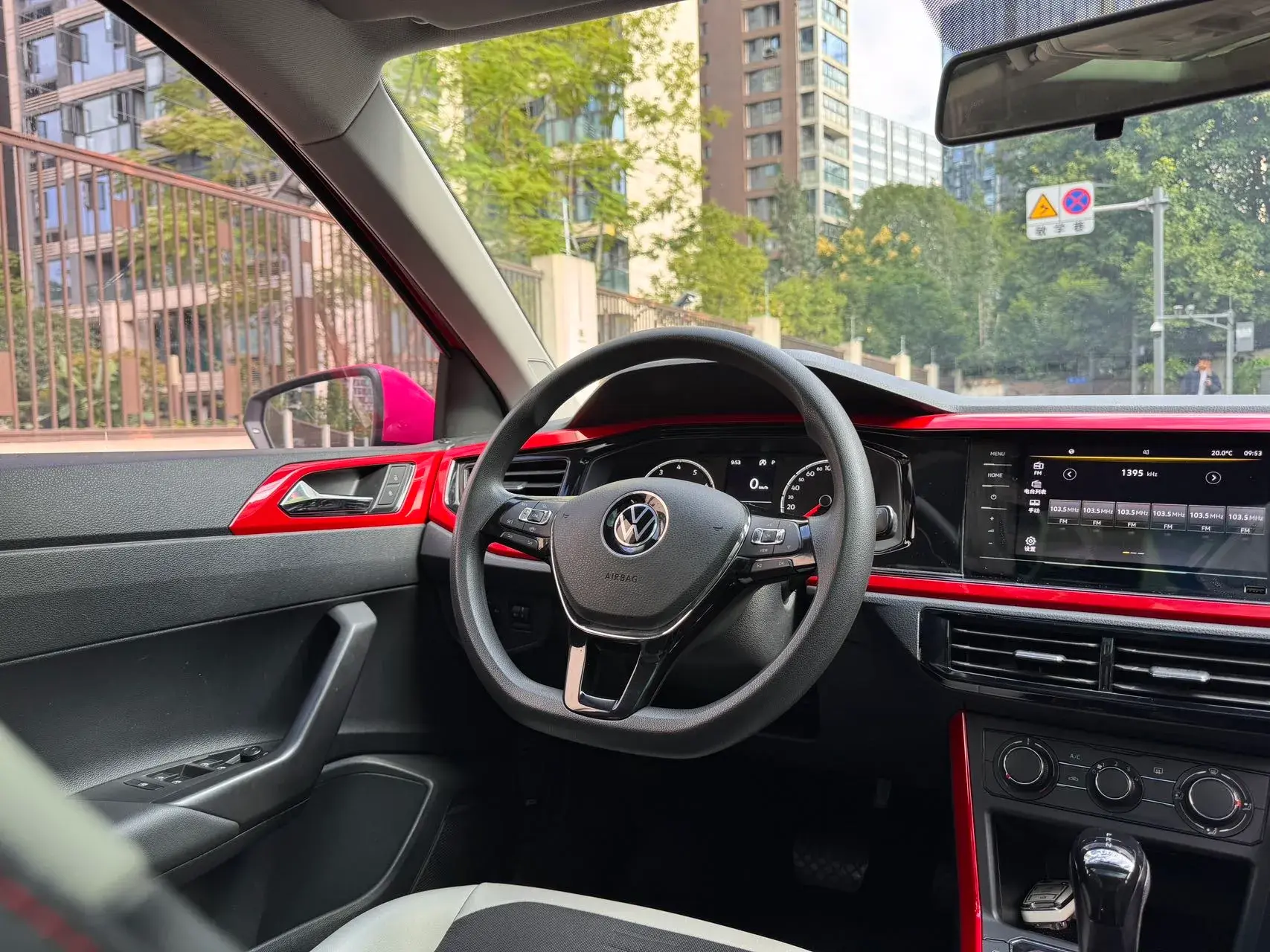 2021 VOLKSWAGEN POLO thumbnail 3