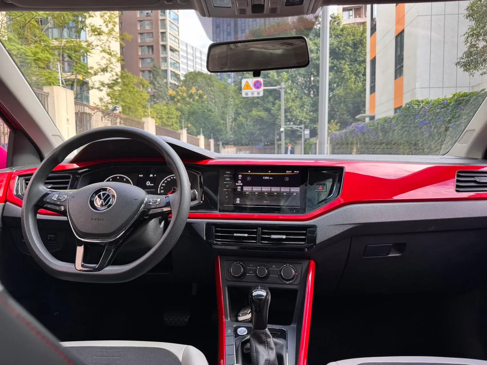 2021 VOLKSWAGEN POLO thumbnail 4