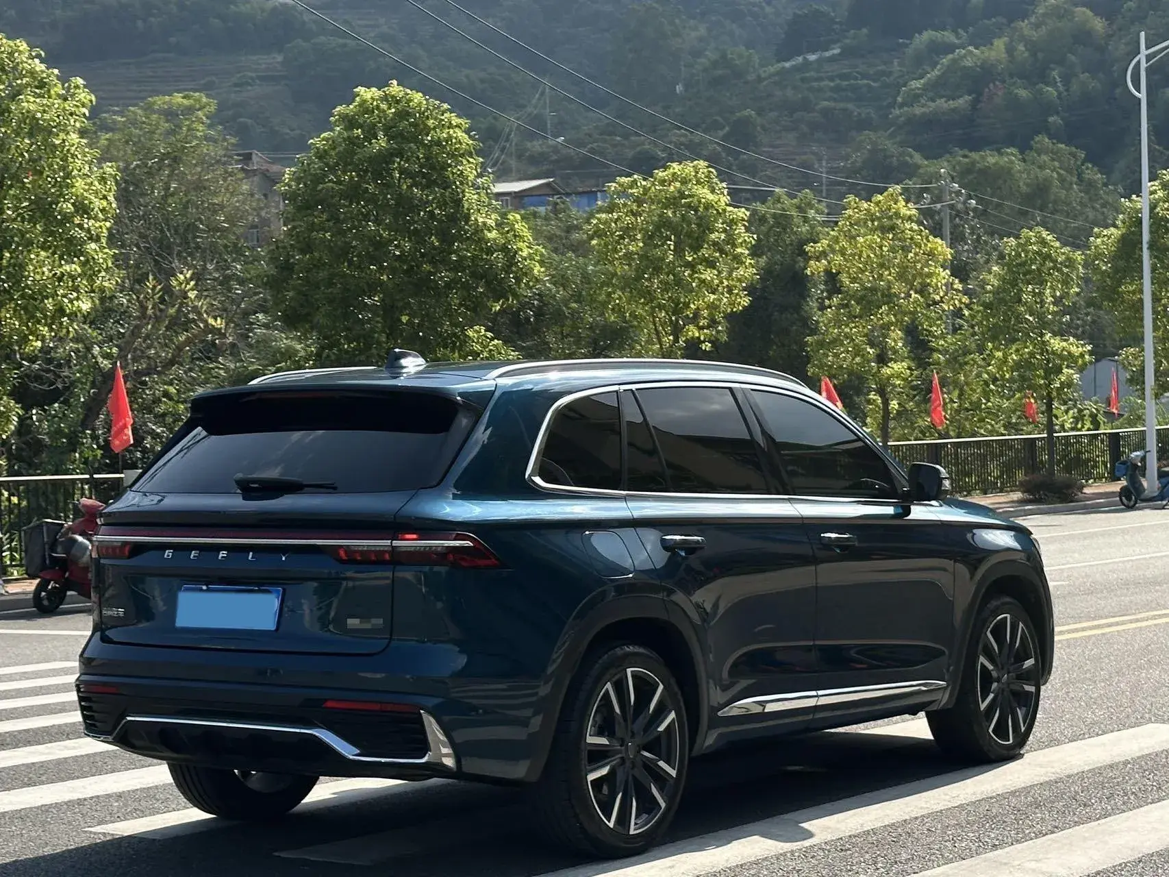 2021 GEELY MONJARO thumbnail 4