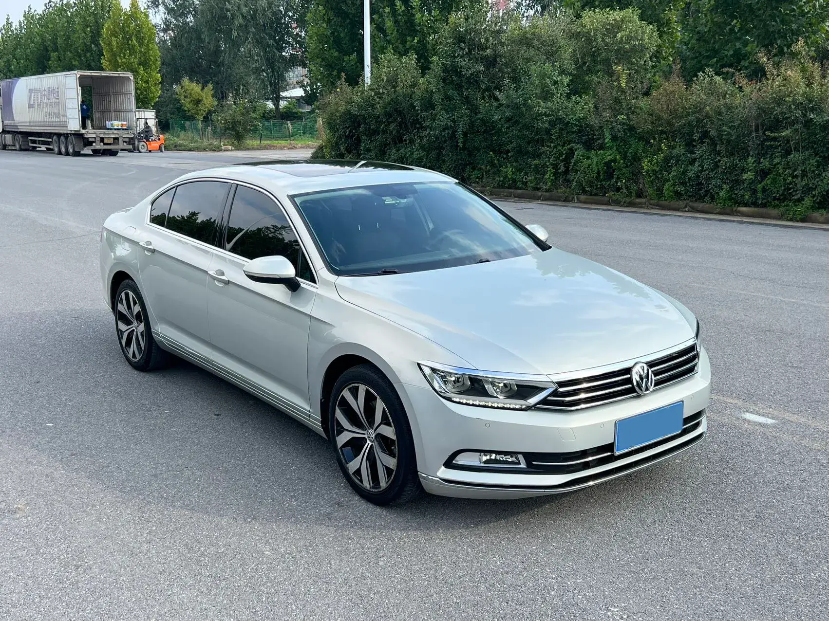 2017 VOLKSWAGEN MAGOTAN thumbnail 3