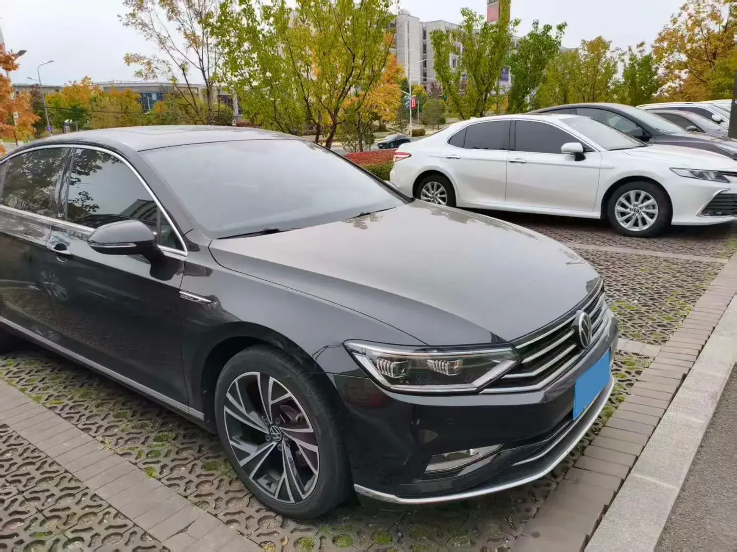 2021 VOLKSWAGEN MAGOTAN thumbnail 3