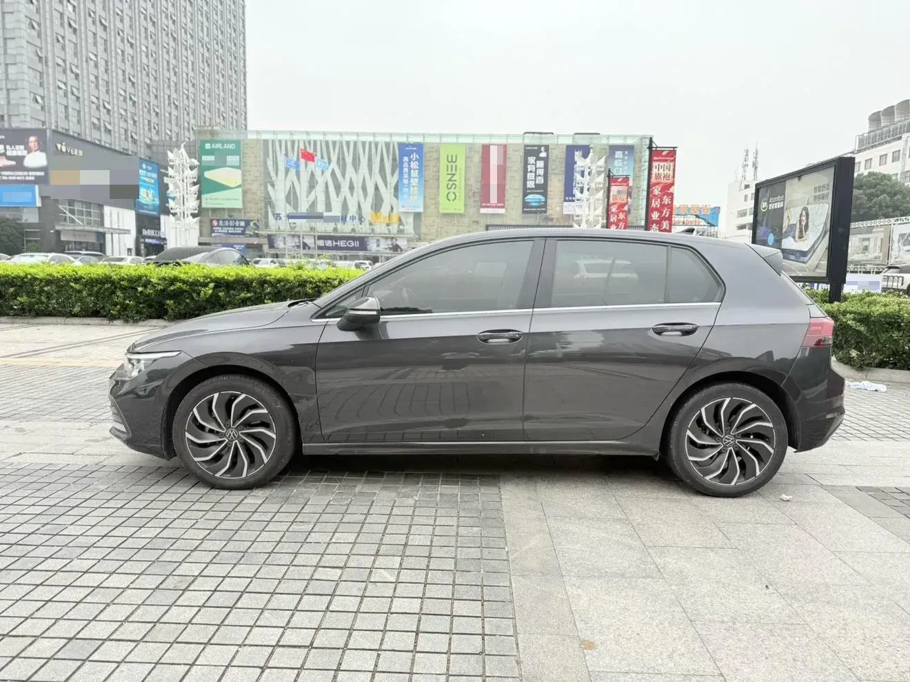 2021 VOLKSWAGEN GOLF thumbnail 3