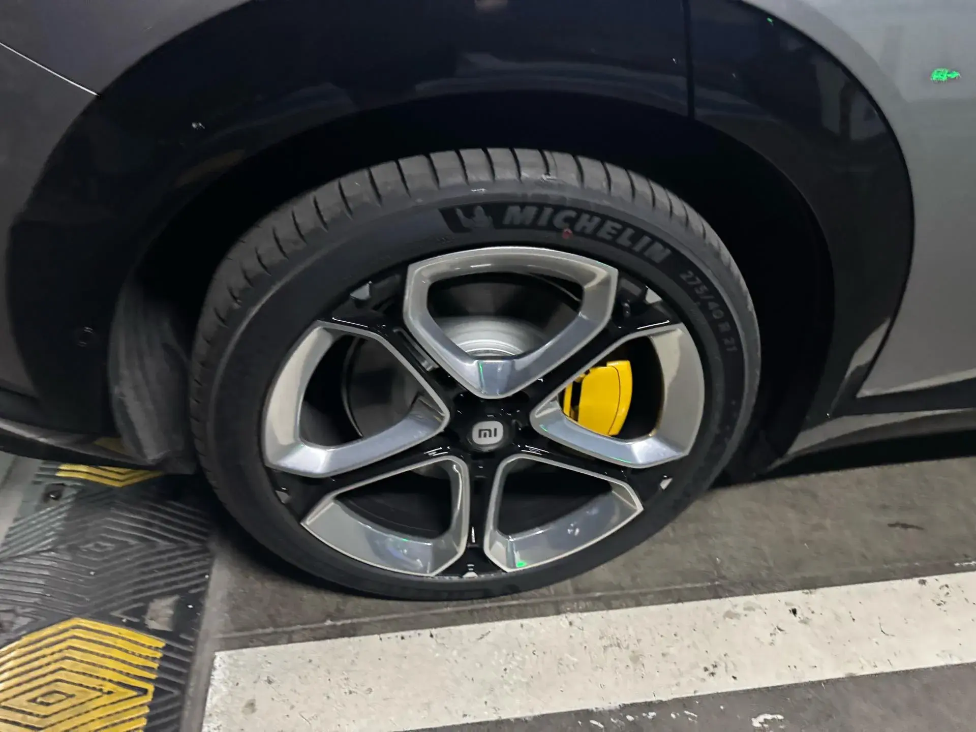 2025 MI YU7 thumbnail 3