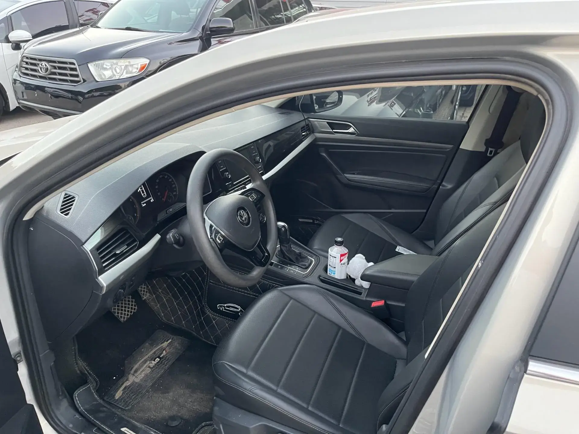 2019 VOLKSWAGEN LAVIDA thumbnail 3