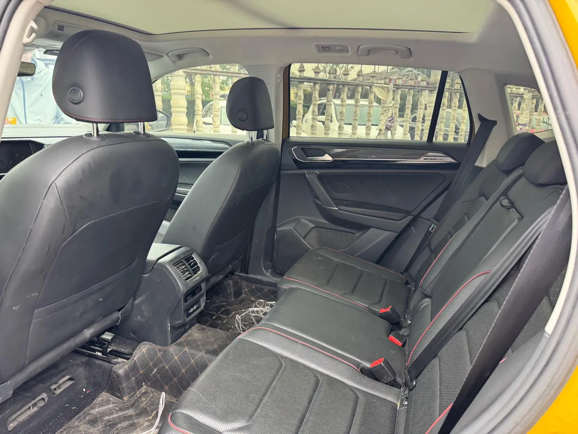 2019 VOLKSWAGEN TAYRON thumbnail 3