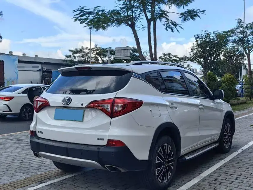 2017 BYD SONG thumbnail 4