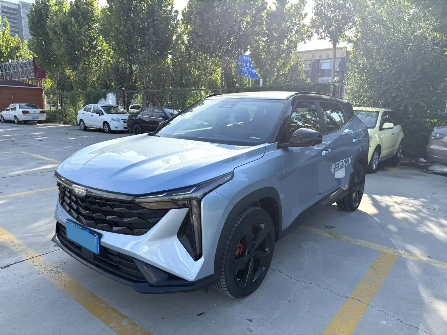 2024 GEELY AZKARRA view 1
