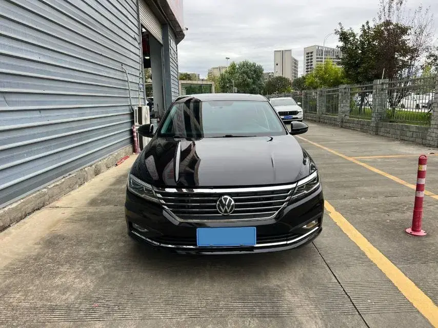 2019 VOLKSWAGEN LAVIDA thumbnail 2