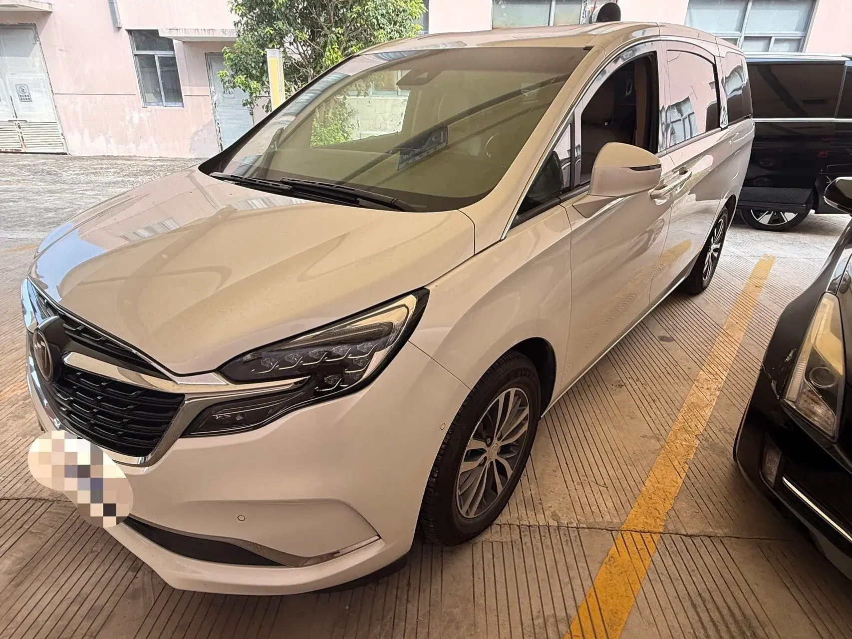 2021 BUICK GL8 view 1