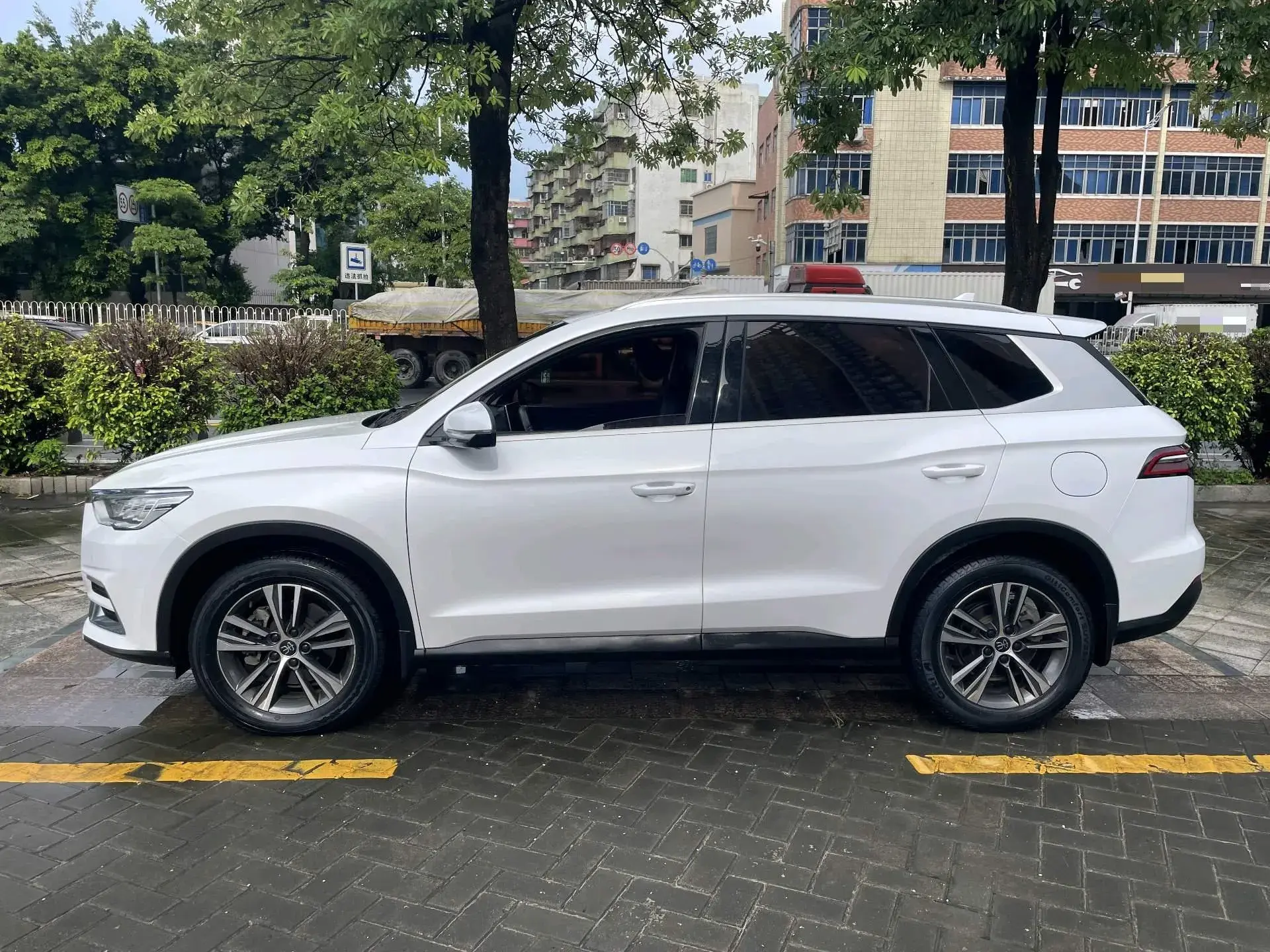 2019 BYD SONG thumbnail 4