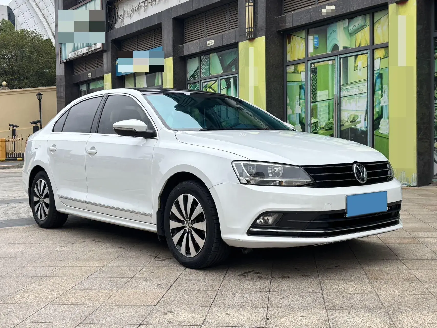 2018 VOLKSWAGEN SAGITAR thumbnail 3