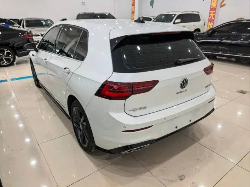 2021 VOLKSWAGEN GOLF thumbnail 4