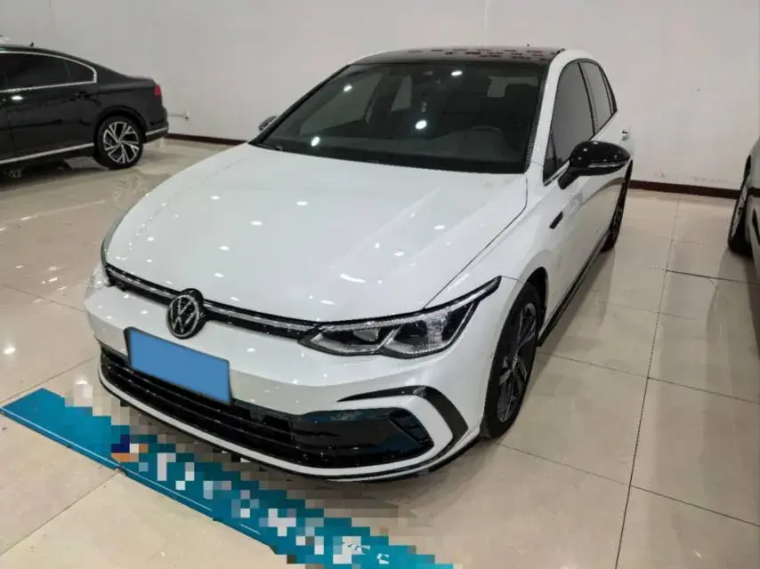 2021 VOLKSWAGEN GOLF view 1