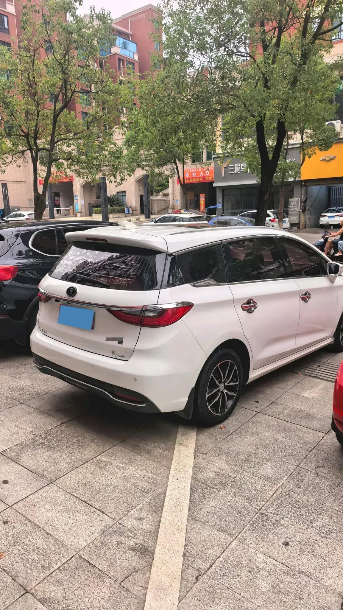 2018 BYD SONG thumbnail 3