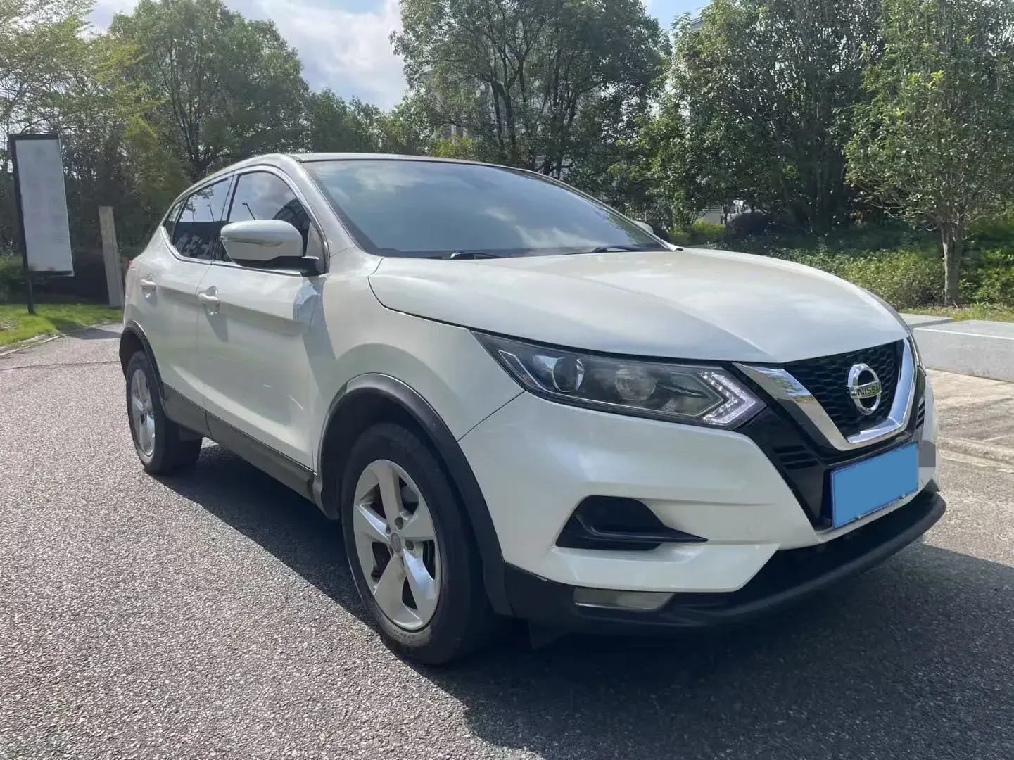 2021 NISSAN QASHQAI thumbnail 3