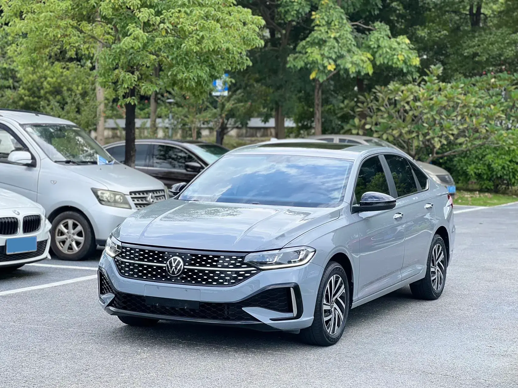 2023 VOLKSWAGEN LAVIDA view 1