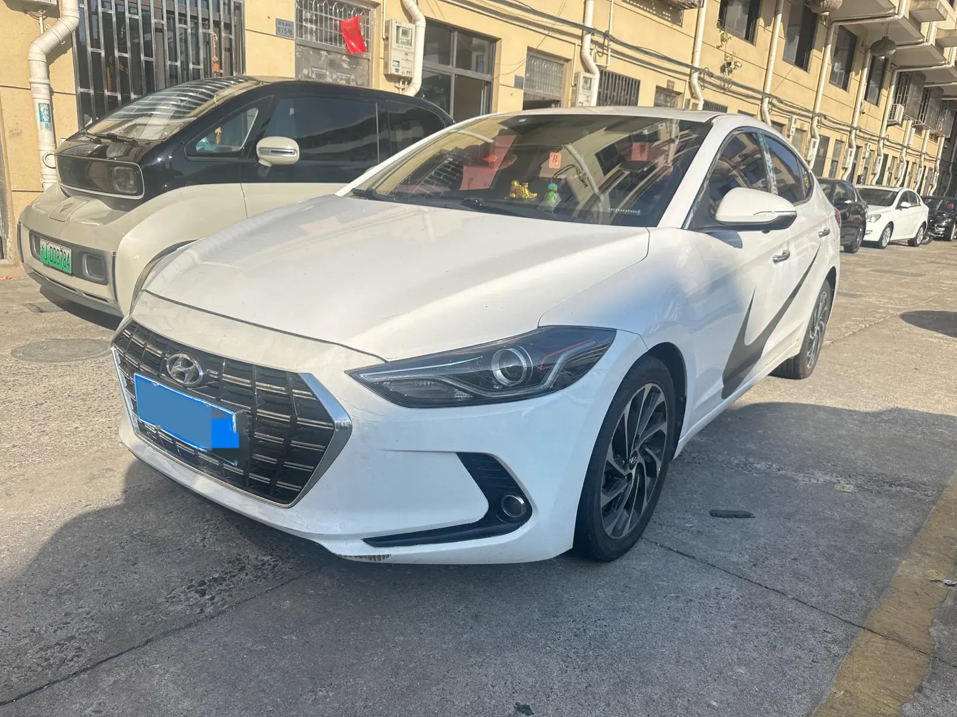 2019 HYUNDAI ELANTRA view 1