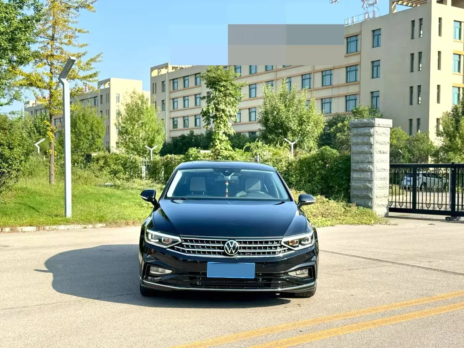 2024 VOLKSWAGEN MAGOTAN thumbnail 2