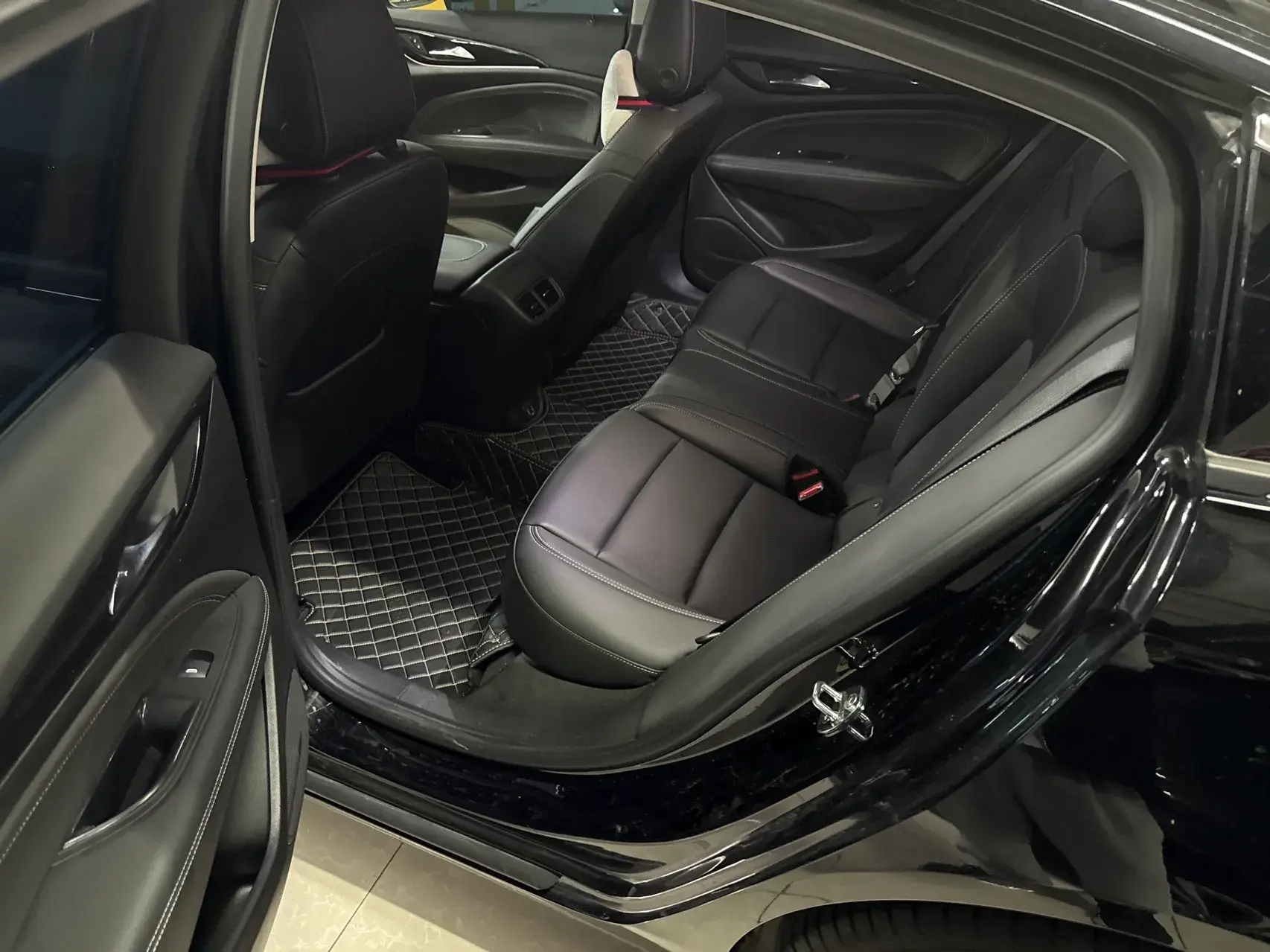 2024 BUICK REGAL thumbnail 3