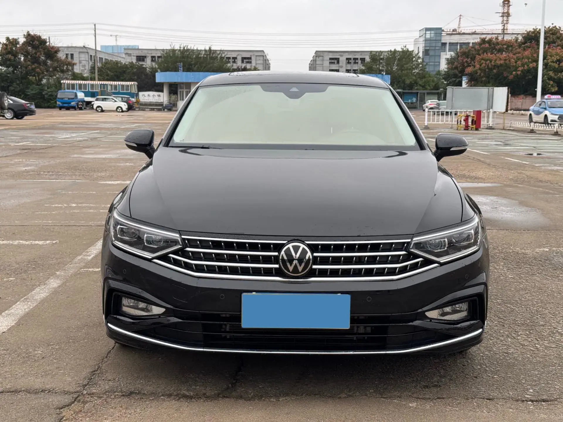 2025 VOLKSWAGEN MAGOTAN thumbnail 2