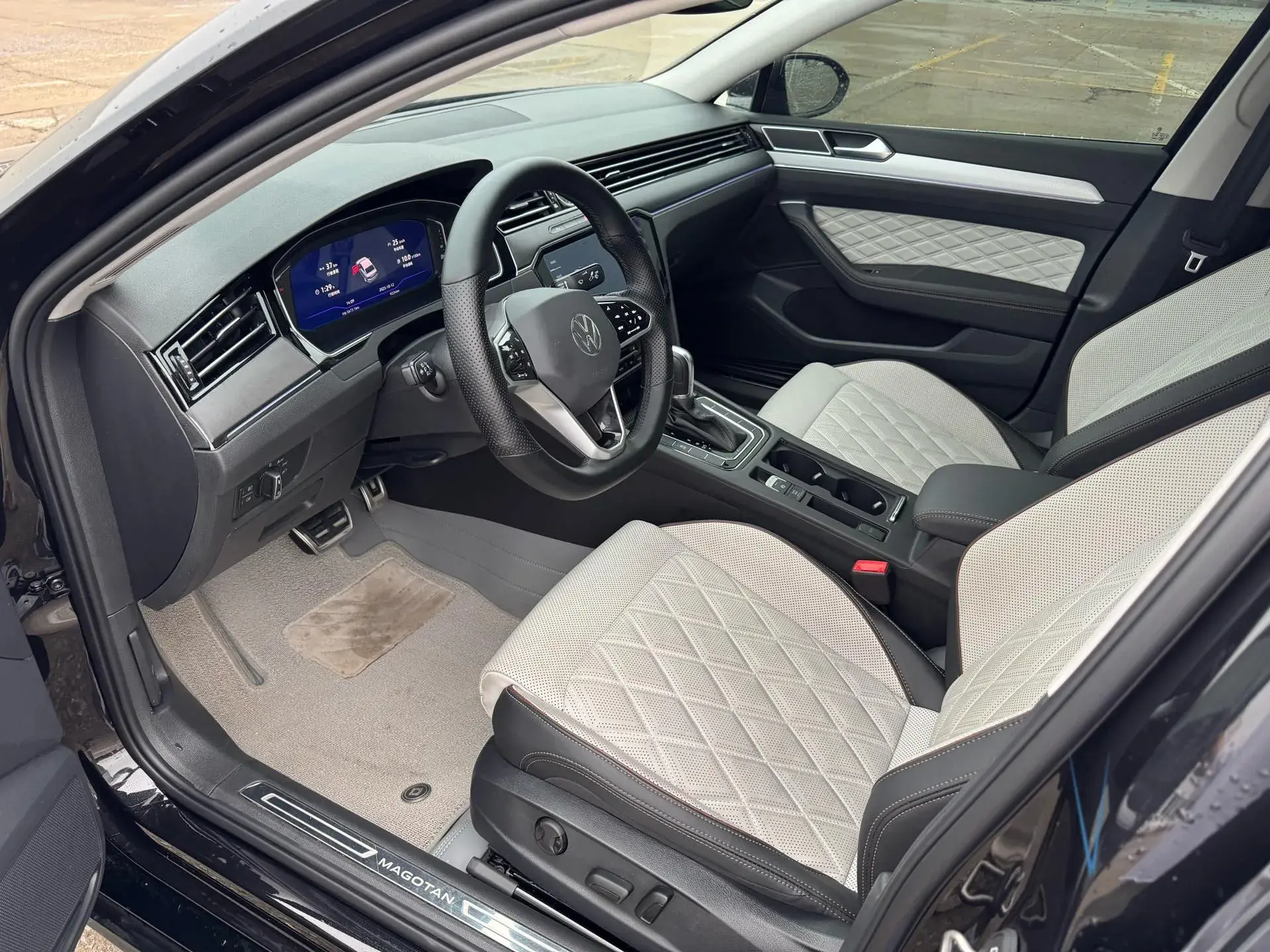 2025 VOLKSWAGEN MAGOTAN thumbnail 4