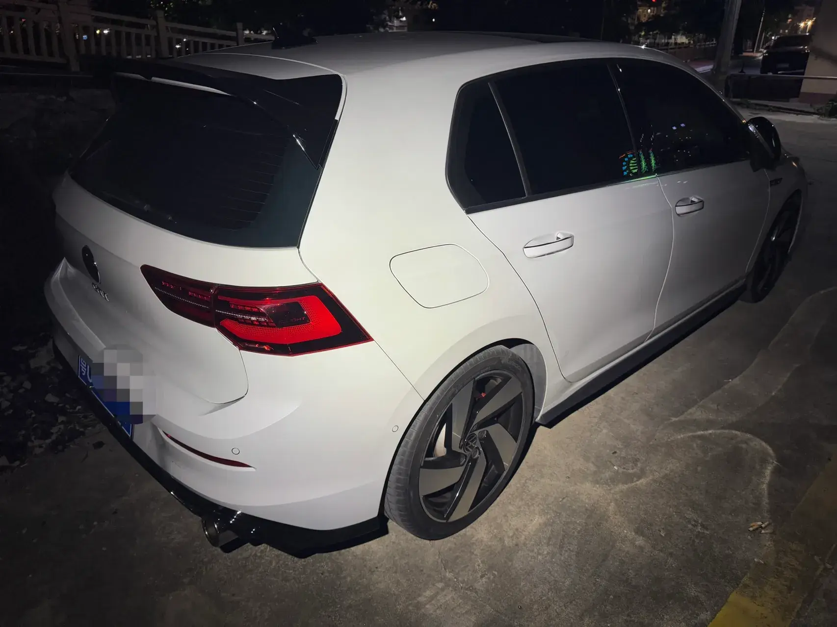 2023 VOLKSWAGEN GOLFGTI thumbnail 3