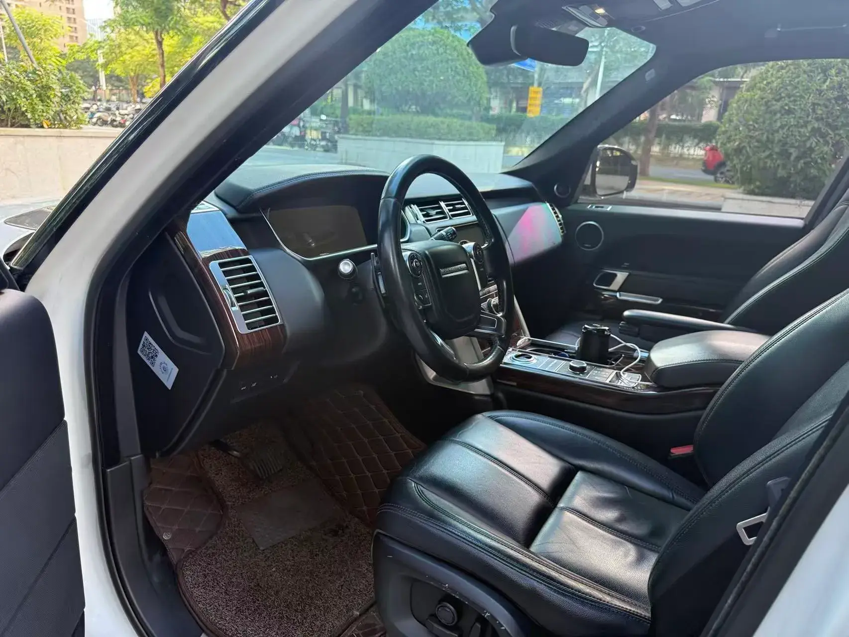 2017 LAND ROVER thumbnail 4