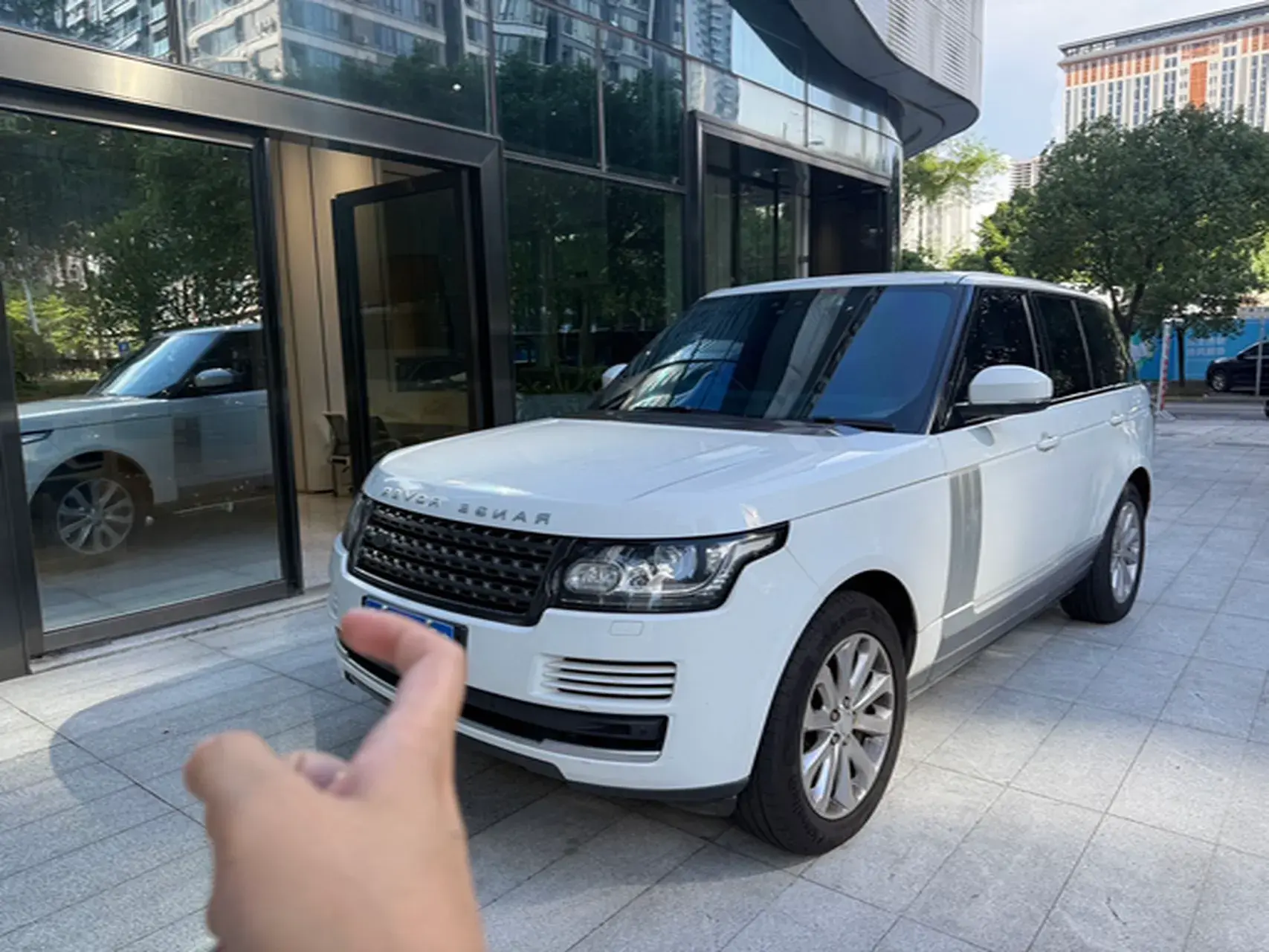 2017 LAND ROVER view 1
