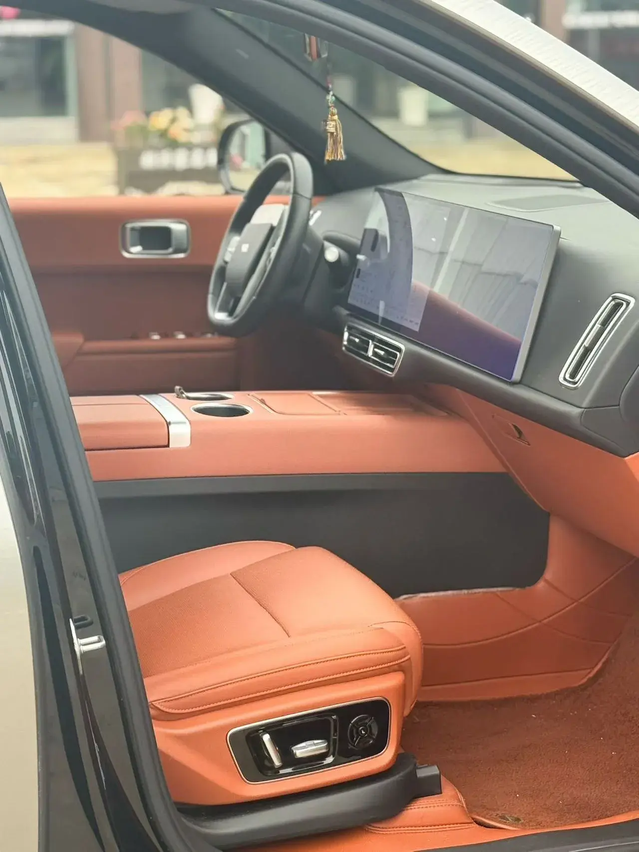 2023 LI L7 thumbnail 4