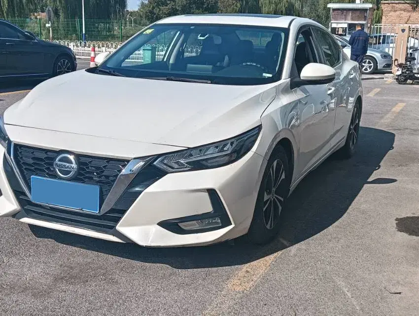 2020 NISSAN SYLPHY view 1
