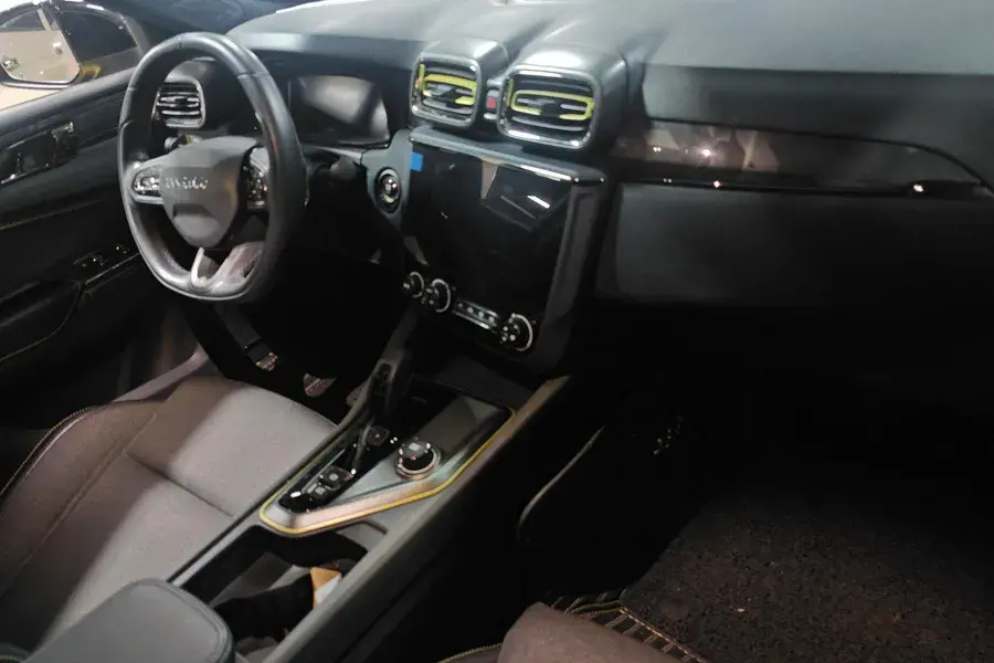 2019 LYNK&CO 03 thumbnail 4