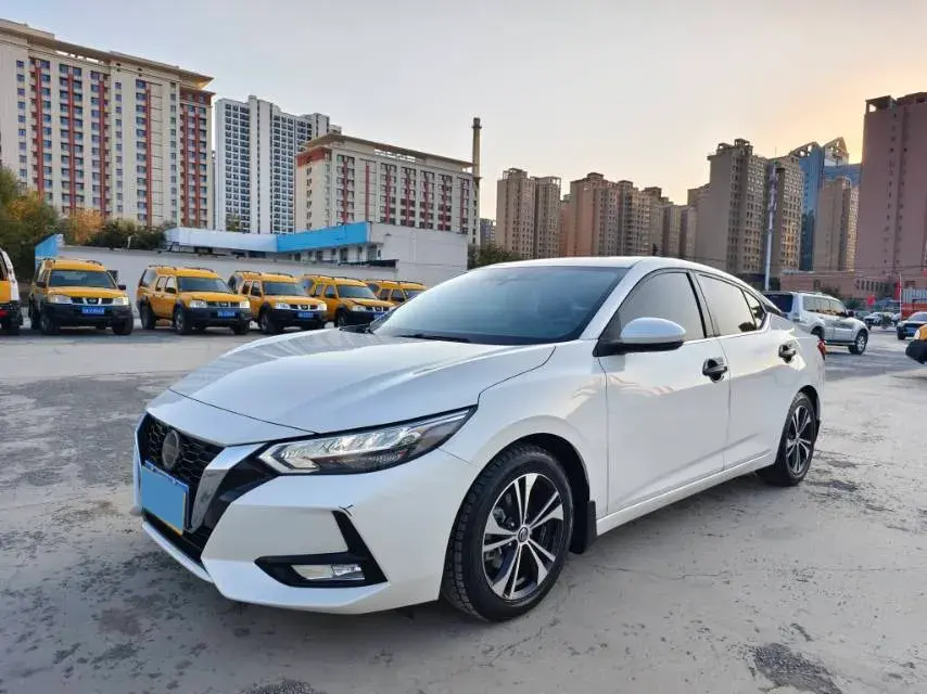 2020 NISSAN SYLPHY view 1