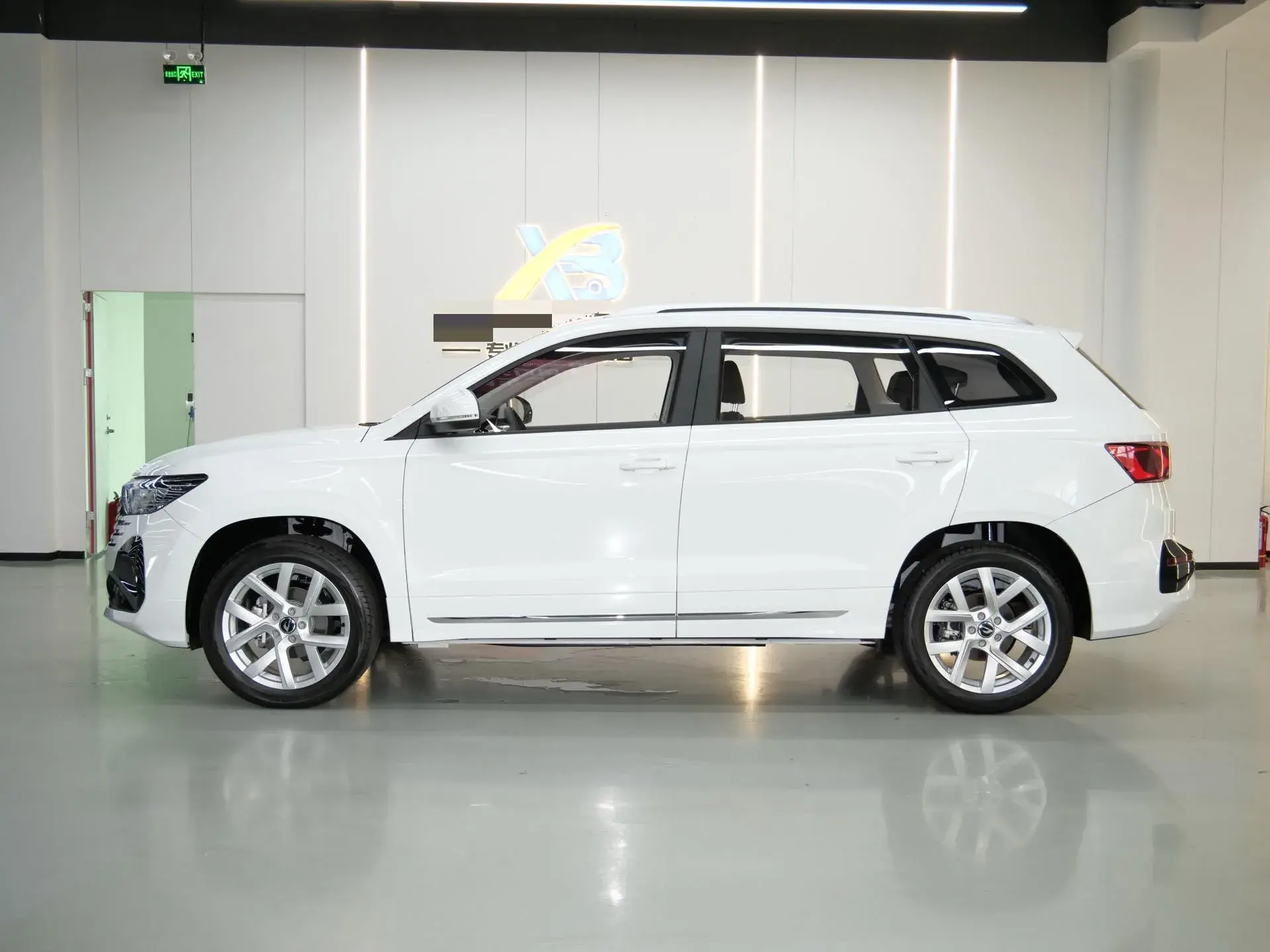 2024 JETTA VS7 thumbnail 3