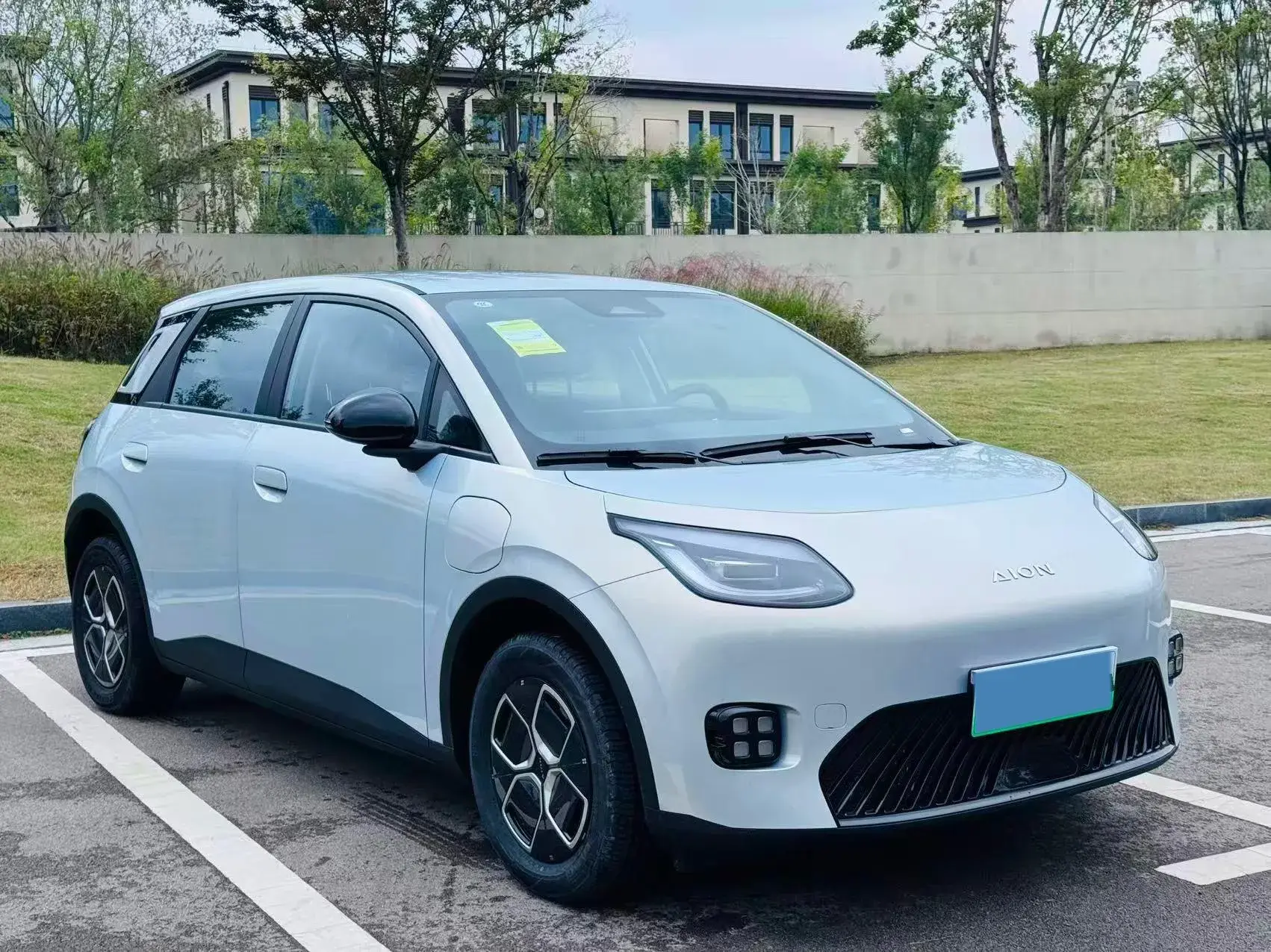 2025 AION AION thumbnail 3