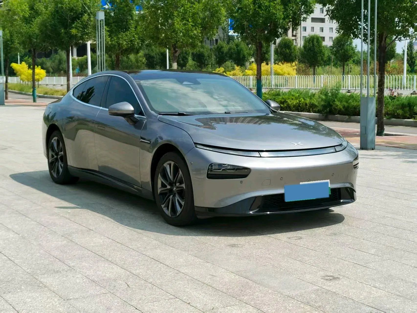 2020 XPENG P7 thumbnail 3