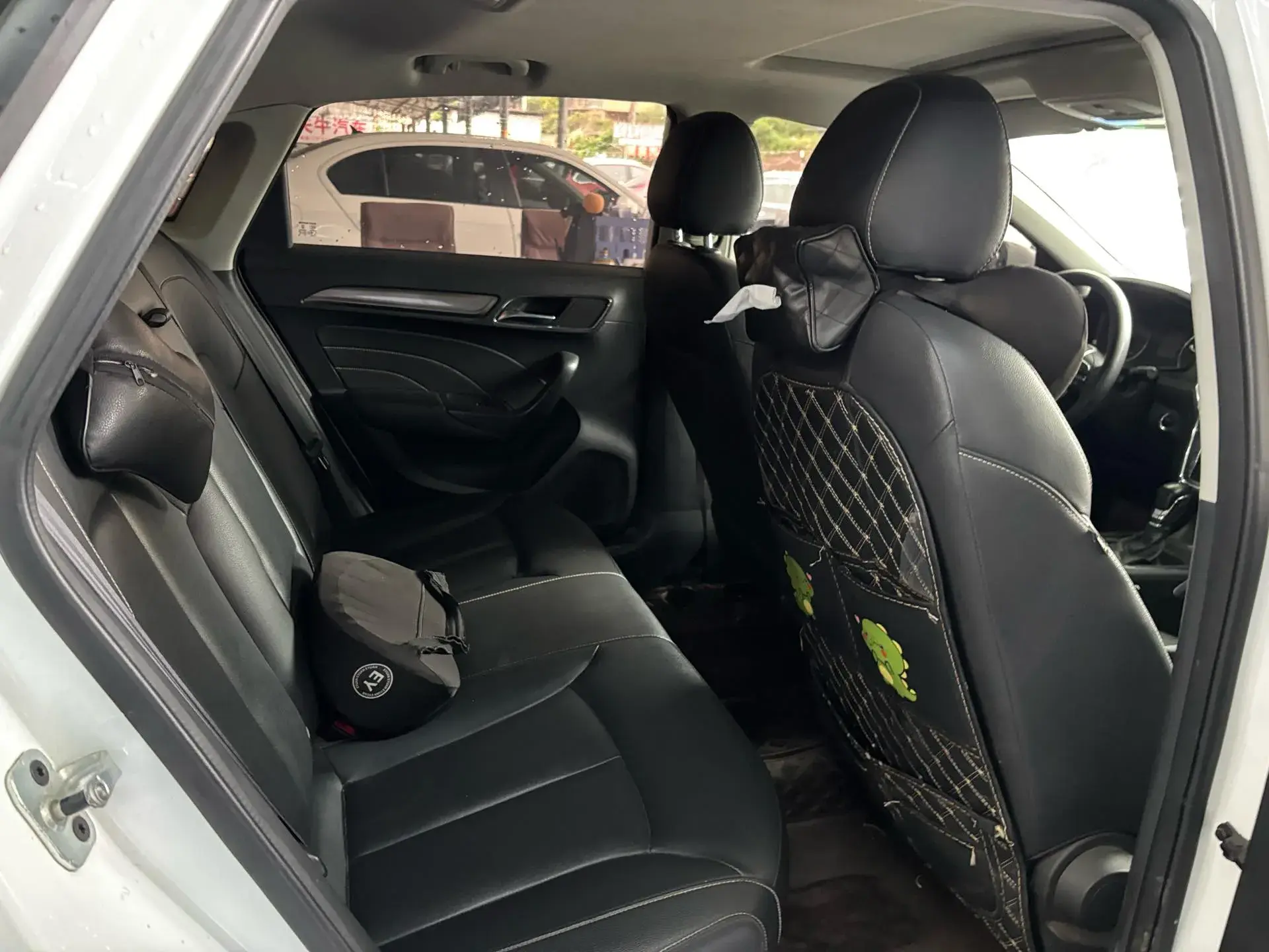 2019 ROEWE I6 thumbnail 3