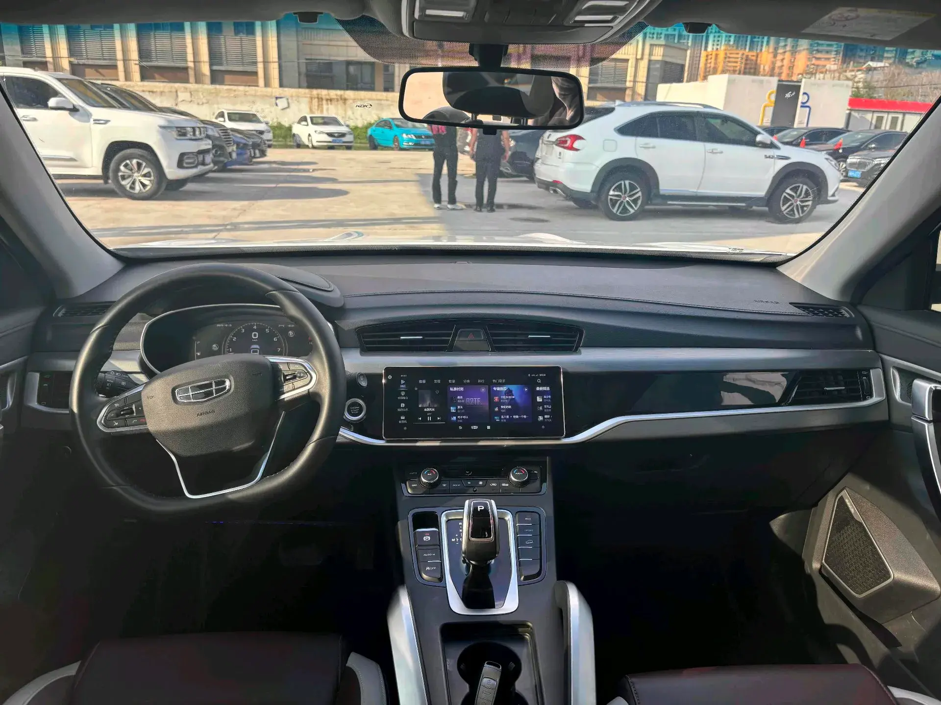 2022 GEELY AZKARRA thumbnail 4