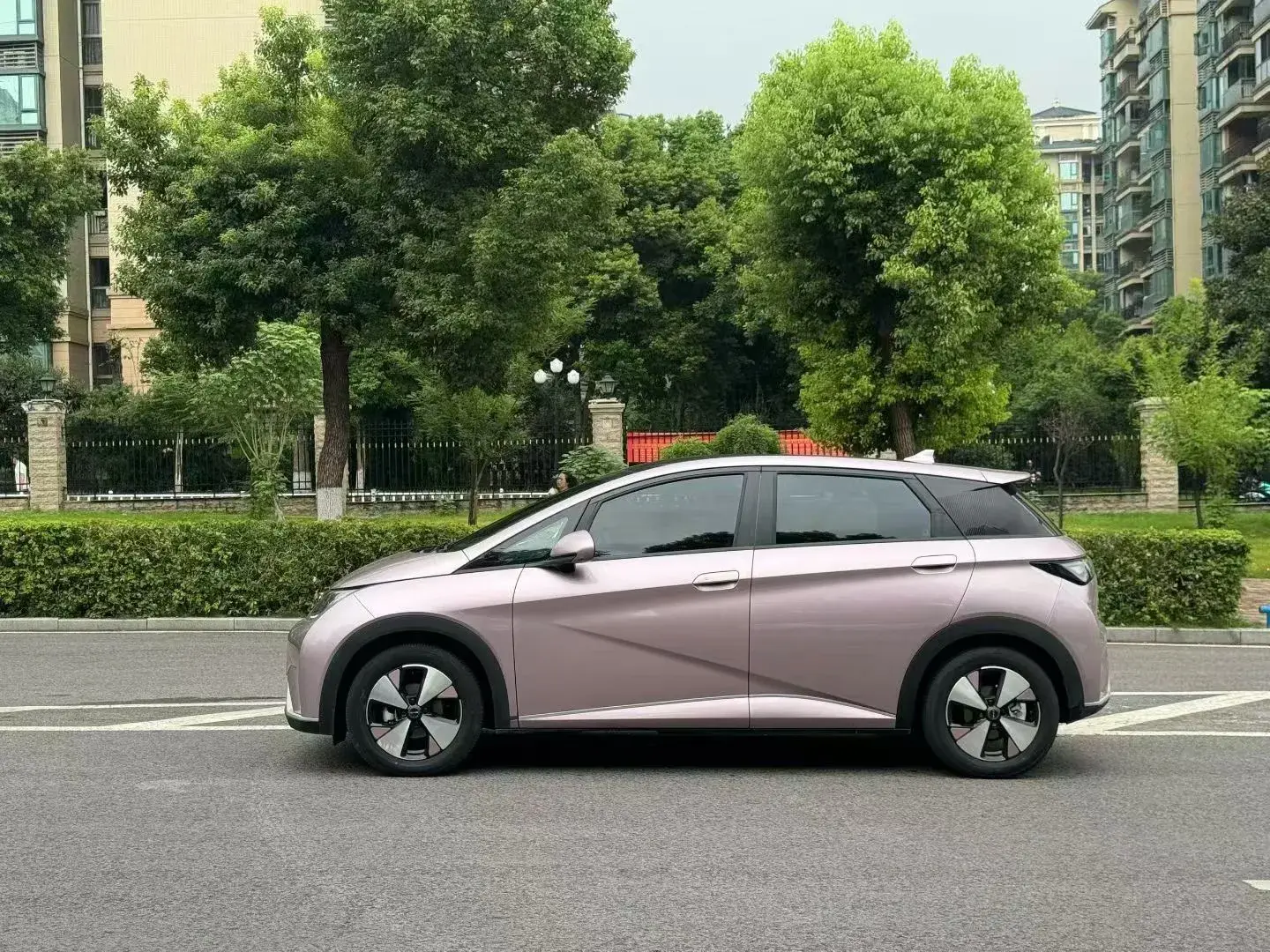 2023 BYD DOLPHIN thumbnail 3