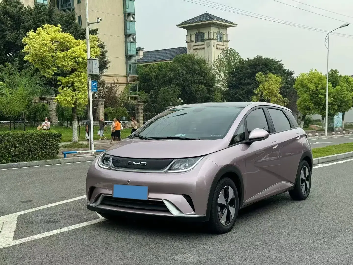 2023 BYD DOLPHIN view 1